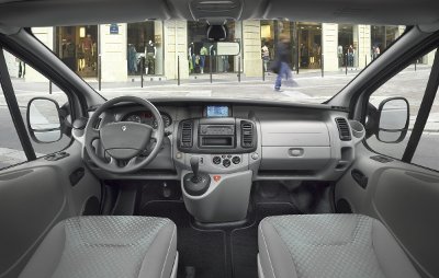 renault-trafic-2-cab-sm The cab of the phase II Renault Trafic