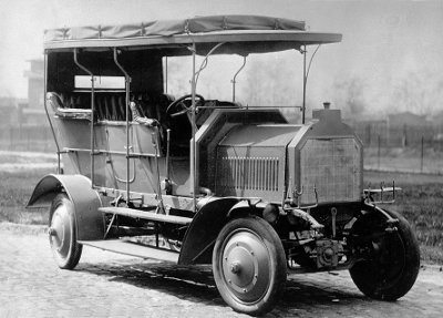 Mercedes-Benz Dernburg Wagen - first ever four-wheel drive vehicle