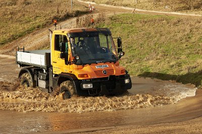 Mercedes-Benz Unimog Mercedes-Benz Unimog