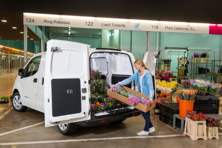Nissan e-NV200 electric van being used by florist