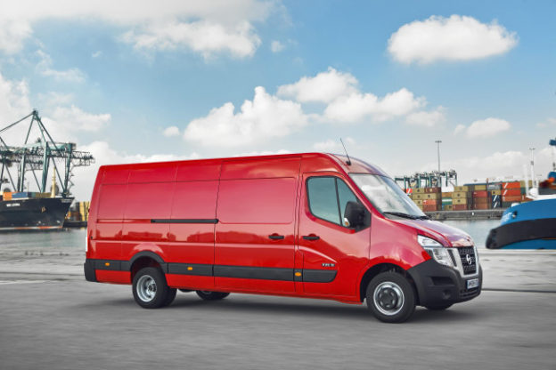 Extra-long wheelbase Nissan NV400 van